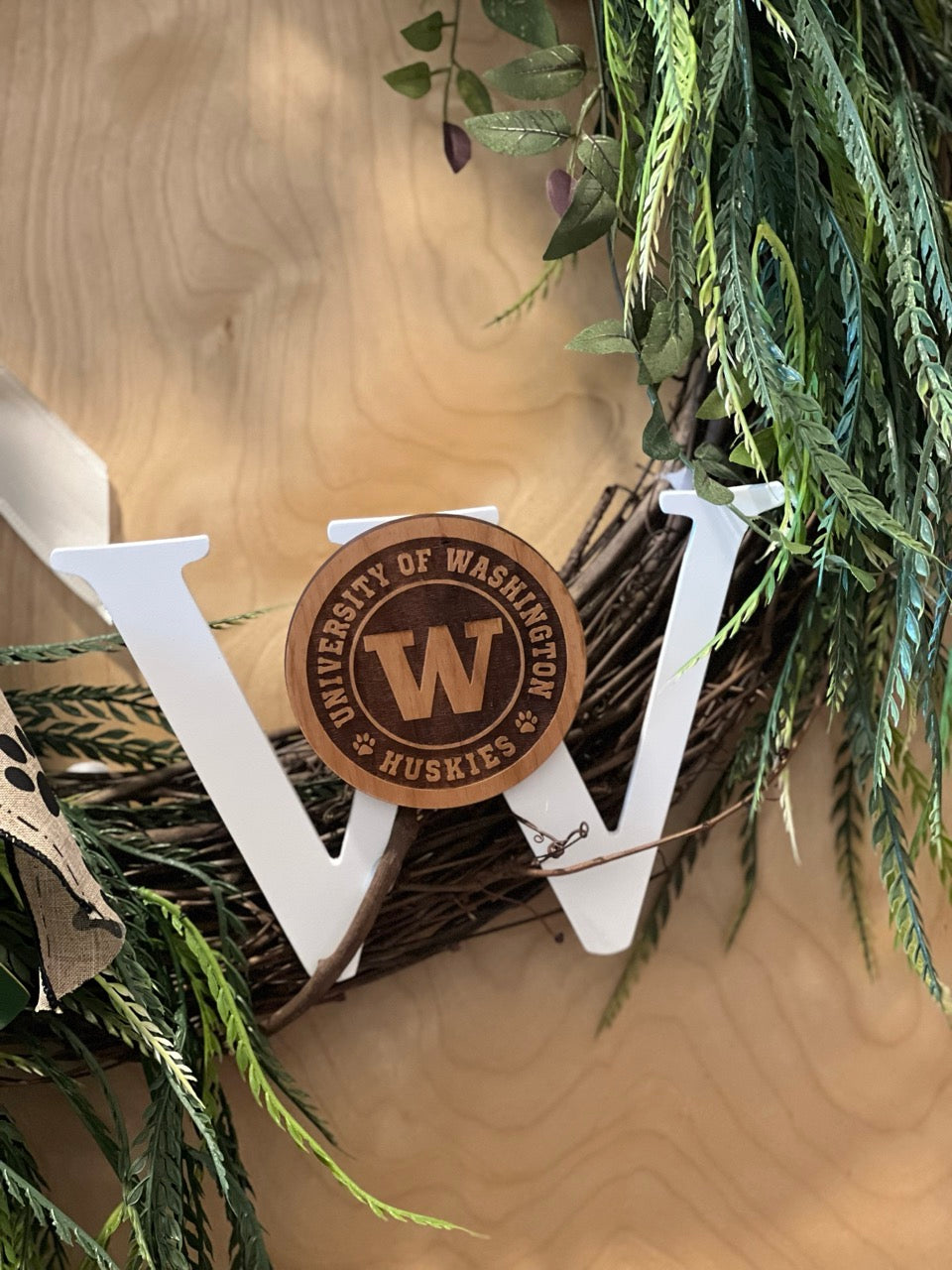 UW Husky Sophisticated and Spirited X-Large Wreath