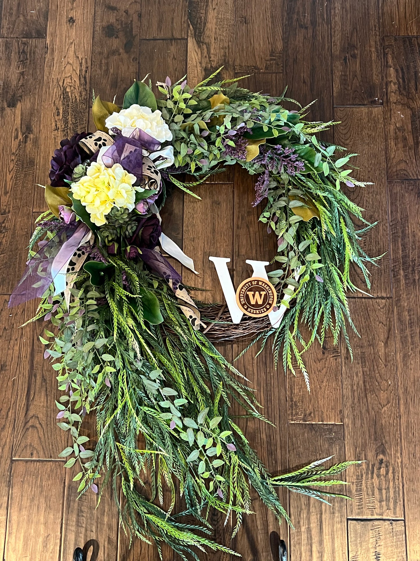 UW Husky Sophisticated and Spirited X-Large Wreath